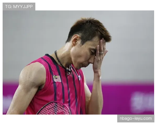 林丹这人真离谱，赛场上冷面杀手，私下像个随手买表的有钱大叔，怎么看都不像同一个人