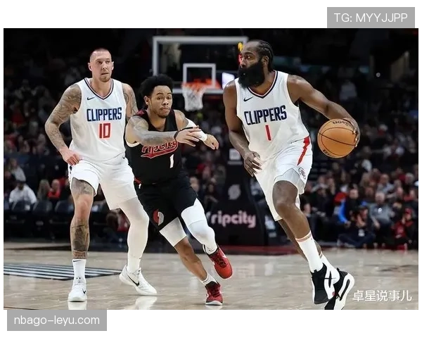 西蒙斯持球挡拆拉开空间 比上季更常为队友造高效得分